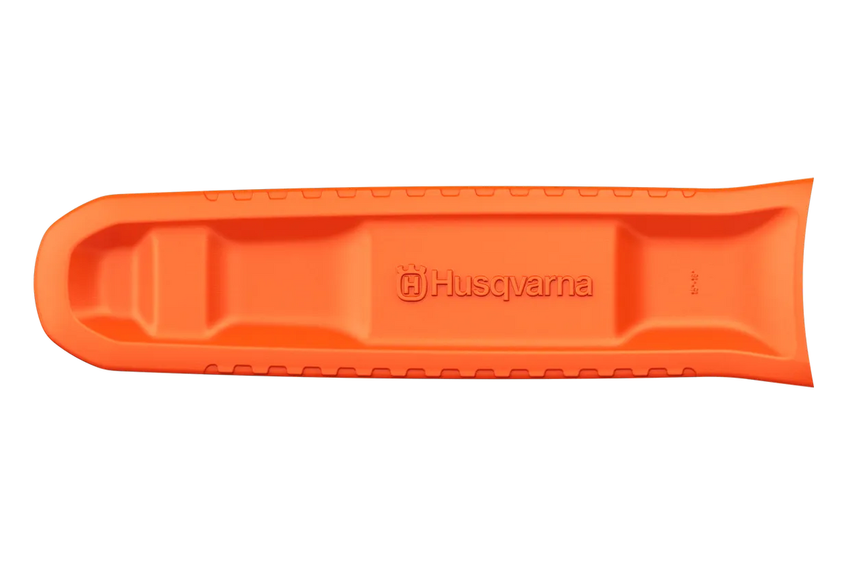 Chainsaw guide bar cover